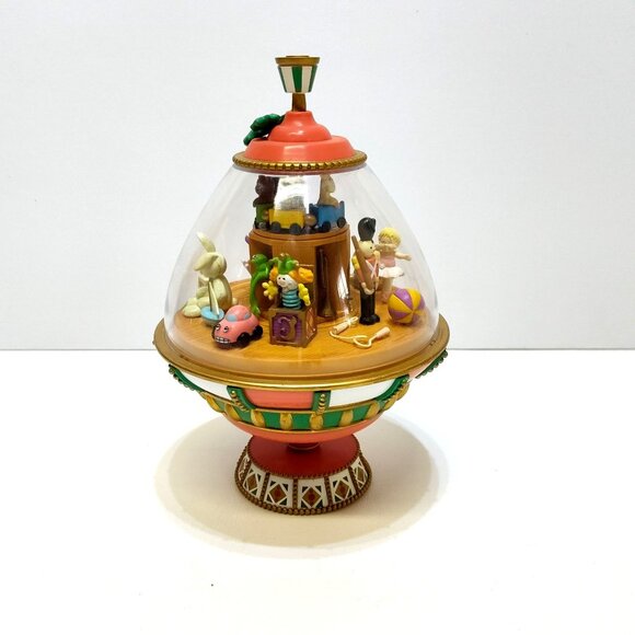 House Of Lloyd Christmas Around The World Twirl Top Toy Shop Works See Video VGC - Picture 6 of 15